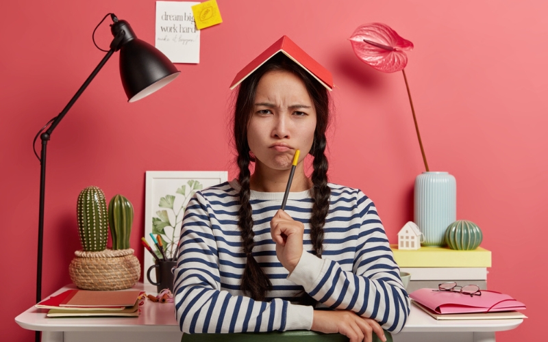 Hướng ngoại nên học ngành gì?